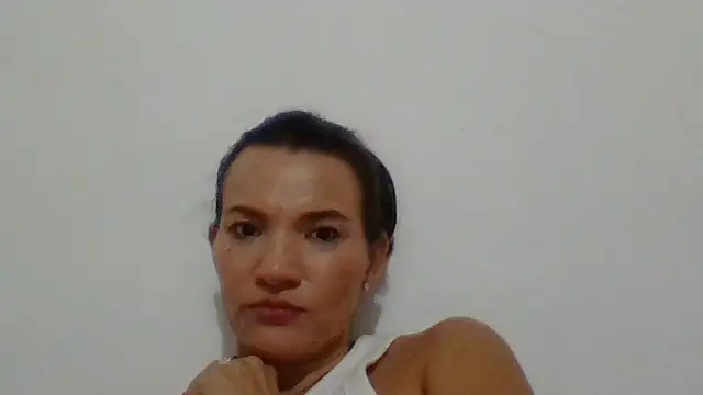 Valery_fitt - shows boobs