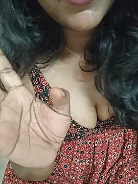 Tamil_aruna69 - Ice on boobs 🤣