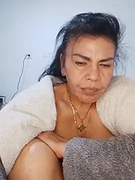 Jennifer_squirt1 - Tres Deseos