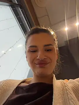 MiraReach - Play with wet pussy 🐈