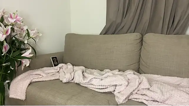 Kelly_Berry__ - SENSUAL LONG SLOPPY TONGE PLAY ON DILDO