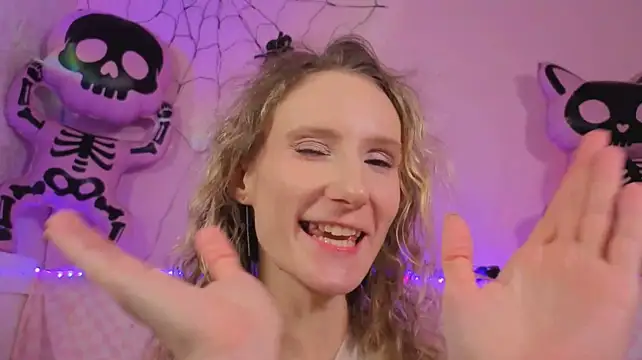Aria_Pie - To slide hand under panties