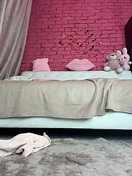 NinaVerse - DOMI IN PUSSY + SQUIRT