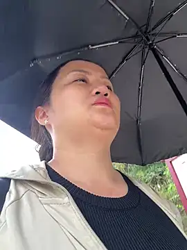 Amy1688 - 户外脱内裤M腿表演