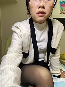 Yuyu7788 - 全裸5分钟