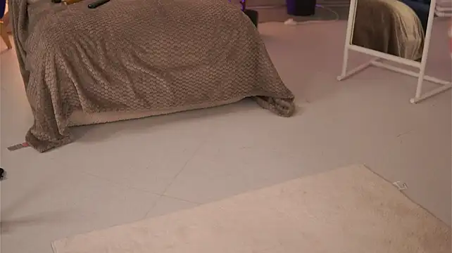 KaiaSilk - pussy fingering