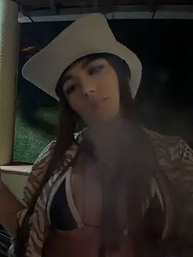 Carolynnetrujillo - show pussy wet