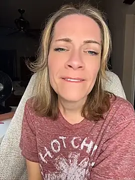 EdenDelilah1 - Rub Nipples