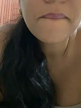 Bea3liz - Show ass with plug