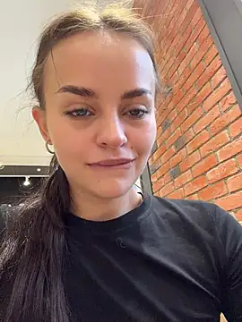 AngelinaTeller - Take off panty in cafe&play with clitter