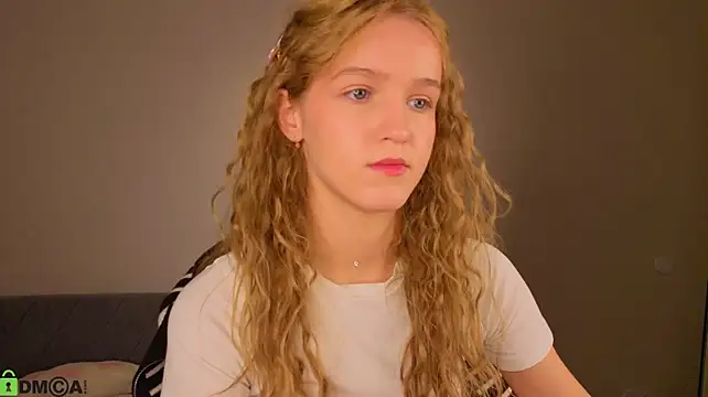 Sue_dream - show tongue