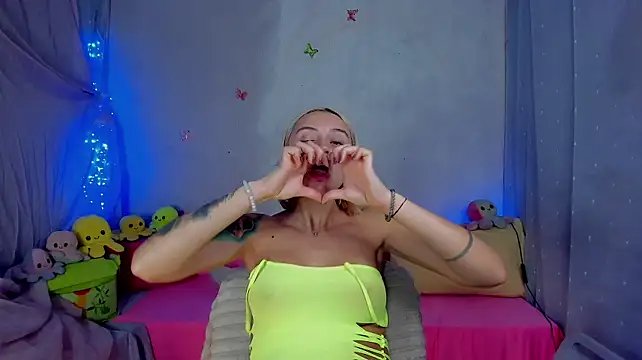 YourLizzyDoll - stay topless+blowjob 3 min