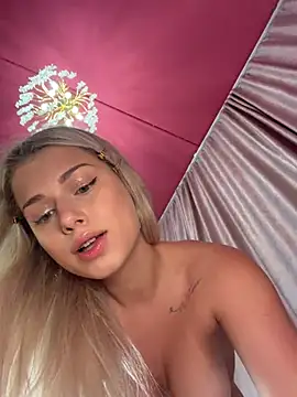 NinaVerse - DOMI IN PUSSY + SQUIRT