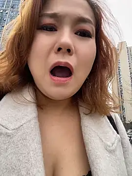 Elowen-520 - 马路边特写小穴3分钟