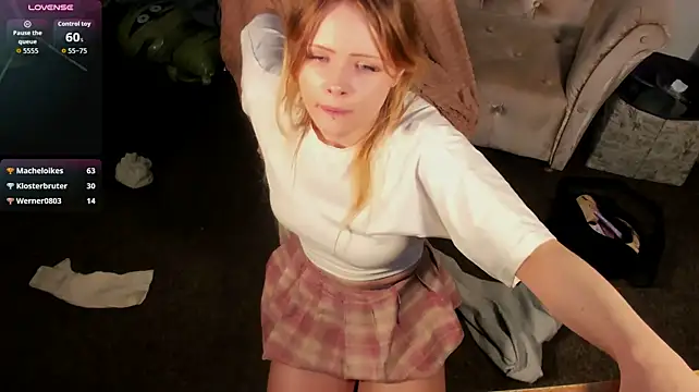 Ivy_Pierce - suck finger with eyes contact
