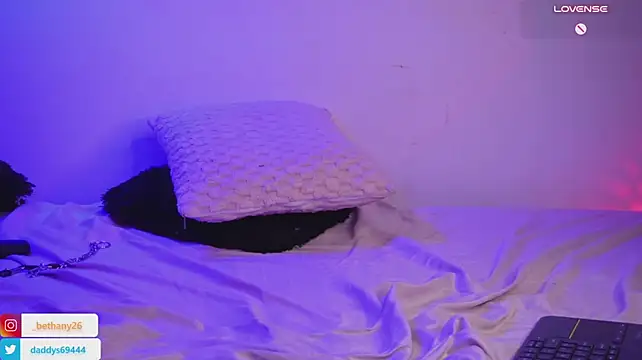 Daddysgirl1_ - clamps in tits