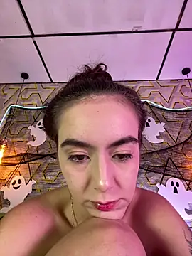 MelanyyJhonson15 - Vape in the public