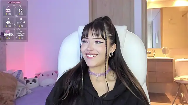 IIVY_KUSH - Massage those delicious tits with oil.