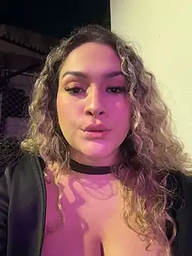 Sara_smiiith211 - oil on my breasts in public