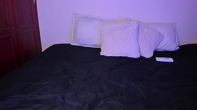 Amaranta_carey - Cameltoe + rub pussy