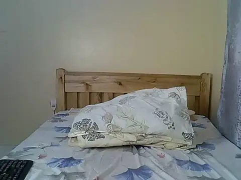 Prettymel01 - Dildo in pussy