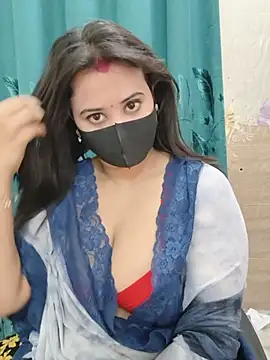 Beauty_Queen_Saniya - Sexy Kiss