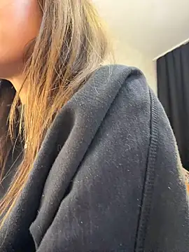 Lissa_kissyou - bj+fingering pussy