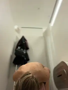 Lunagirl13 - Topless under jacket 😻🍒🤭😈