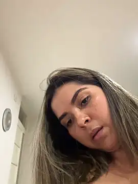 Bella_luna12 - completely naked
