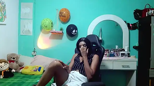Sensitive_brunette - TOTALLY NAKED´+ 5 SPANK + OIL