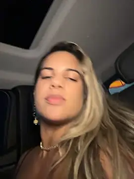 _Ninja_ - Socar Dildo no cuzinho no carro