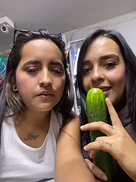 NaraAndNyla - ❤️‍🔥Show Kiss In Store 😎🫣🍒