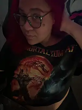 Juicyjordie - Help me get my clothes off daddy