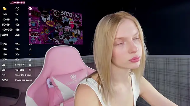 Alice_Taylori - Oil on boobs + massage