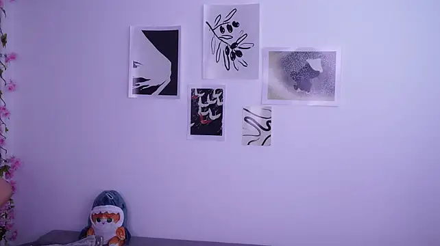Mellywow - Straps down every 66 & tease tits close