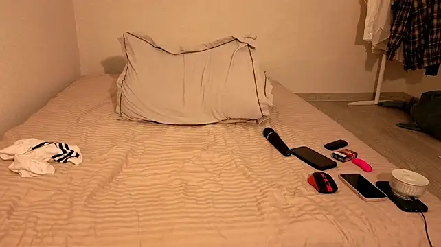 Aria_Blisss - 1 finger in ass doggy