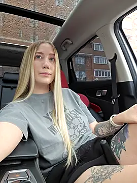 SvetLive - Squirt in car 💦💦💦