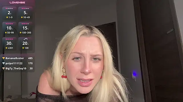 Chelseapaigee - top off