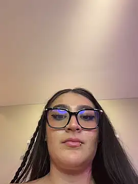 IsabelSofiaa - suck fingers 😏.