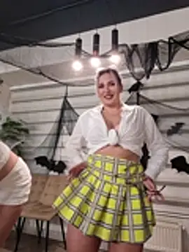 LaylaBlakes - Heels tease
