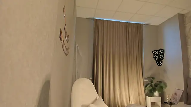 Vanessa_Walters - Body tour+hand in panties
