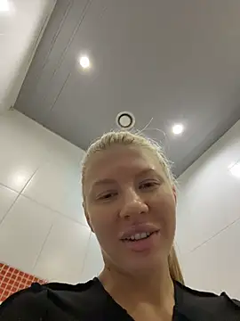 NewLale - Show tits