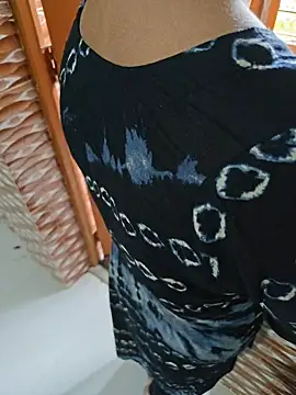 Younger_Couples - boobs show