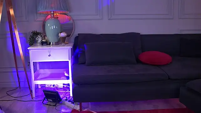 ChicaOra - DEEPTHROAT BULGE