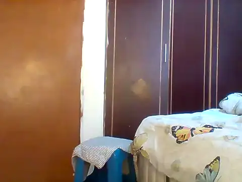 QueenOfAss11 - Spread ass
