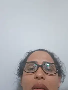 XXXVII- - Mostrar peito