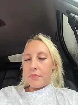 MerlinDave - Finger pussy/naked ✌️🤫🤤
