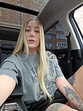 SvetLive - Squirt in car 💦💦💦