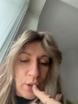 EvvaMur - fingers in pussy licking