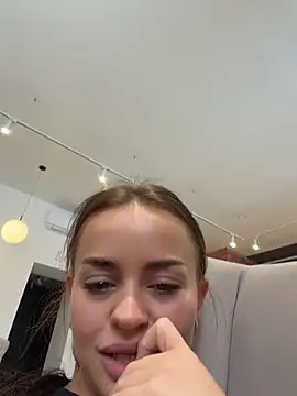 AngelinaTeller - Naked squirt 🔥